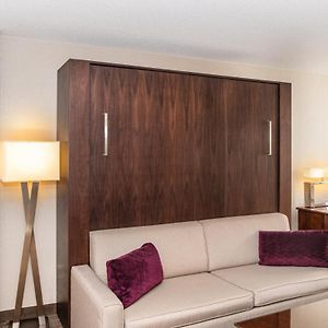 Two bedded King 1 Bedroom Suite 1 King Murphy
